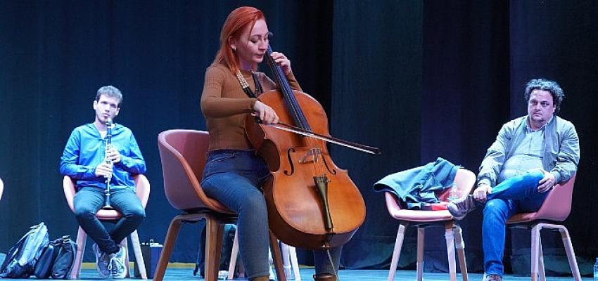 Lüleburgaz Belediyesi Konservatuvarında ilk ders heyecanı!