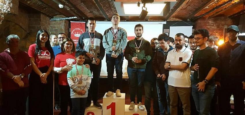 Satranç Dostları Derneği tarafından 29 Ekim Cumhuriyet Kupası 1.Yıldırım ELO satranç turnuvası düzenlendi