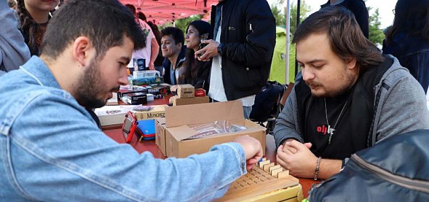 Üniversite öğrencilerine; Gelin tanış olalım