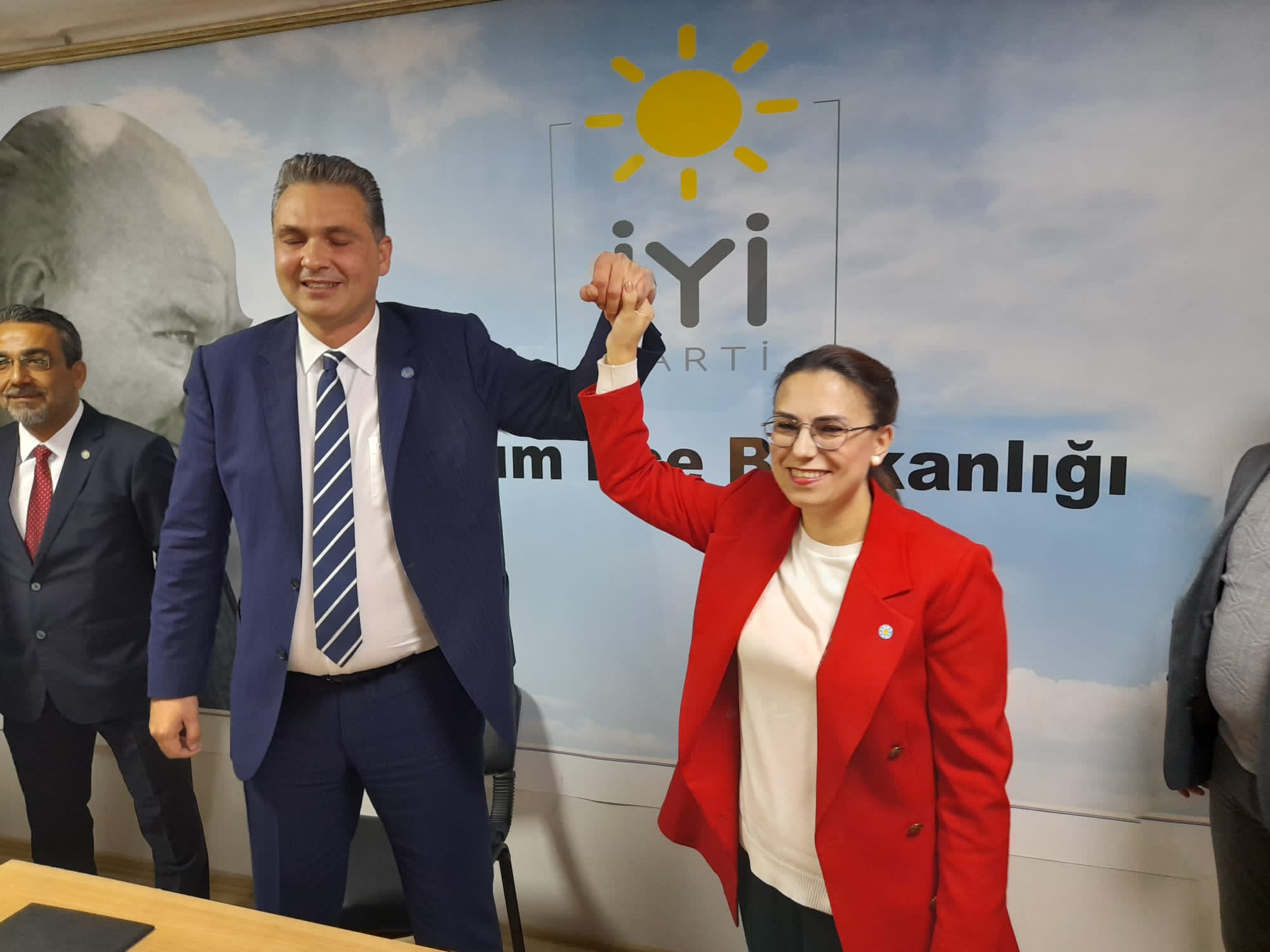 AYDEMİR ADAYLIĞINI AÇIKLADI