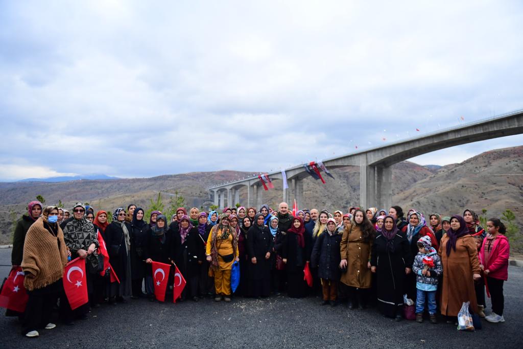 BAKAN KARAİSMAİLOĞLU:LAF DEĞİL, ESER ÜRETİYORUZ