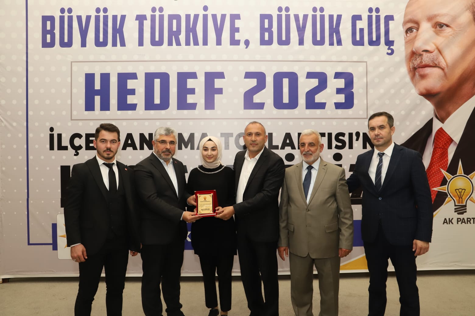 TEKKEKÖY’DE BÜYÜK KUCAKLAŞMA