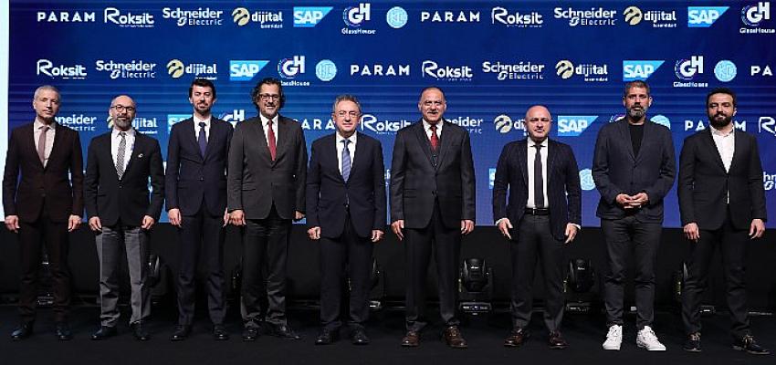 Bilişim Zirvesi’22 Teknolojinin Dönüştürücü Gücünü Konuştu