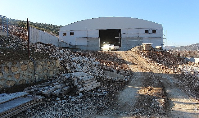 Antalya Büyükşehir’den Korkuteli Yazır’a çok amaçlı salon