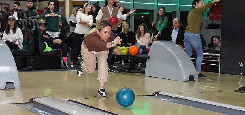 Beylikdüzü’nde Ödüllü Bowling Turnuvası Heyecanı