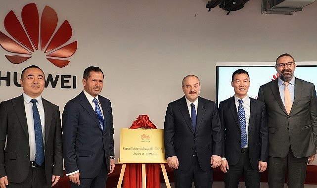 Huawei Türkiye’nin Ankara’daki yeni Ar-Ge Merkezi Bakan Varank tarafından açıldı