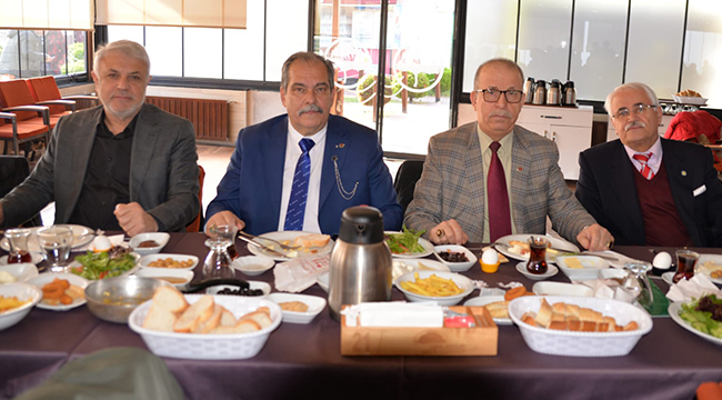 ABB Üyeleri 10 Ocak Gazeteciler Günü Nedeniyle Biraraya Geldi