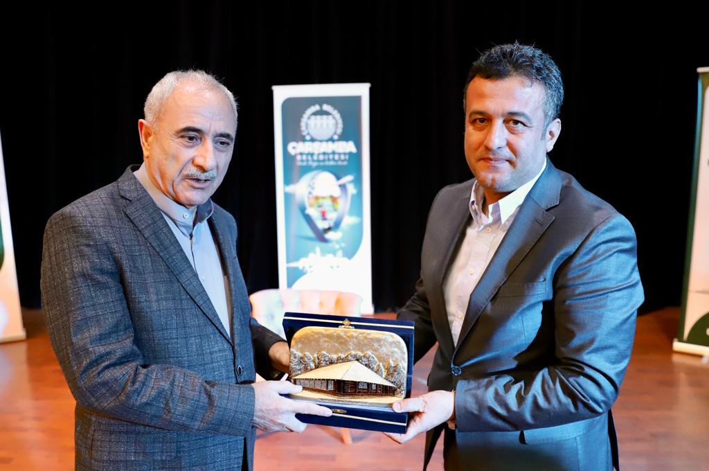 NURULLAH GENÇ ÇARŞAMBALI SEVENLERİYLE BULUŞTU