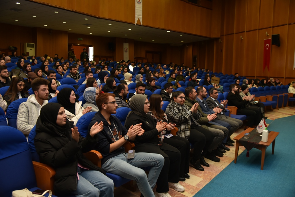 Kariyer Merkezinden Ulusal Staj ve Yetenek Kapısı Bilgilendirme Toplantısı
