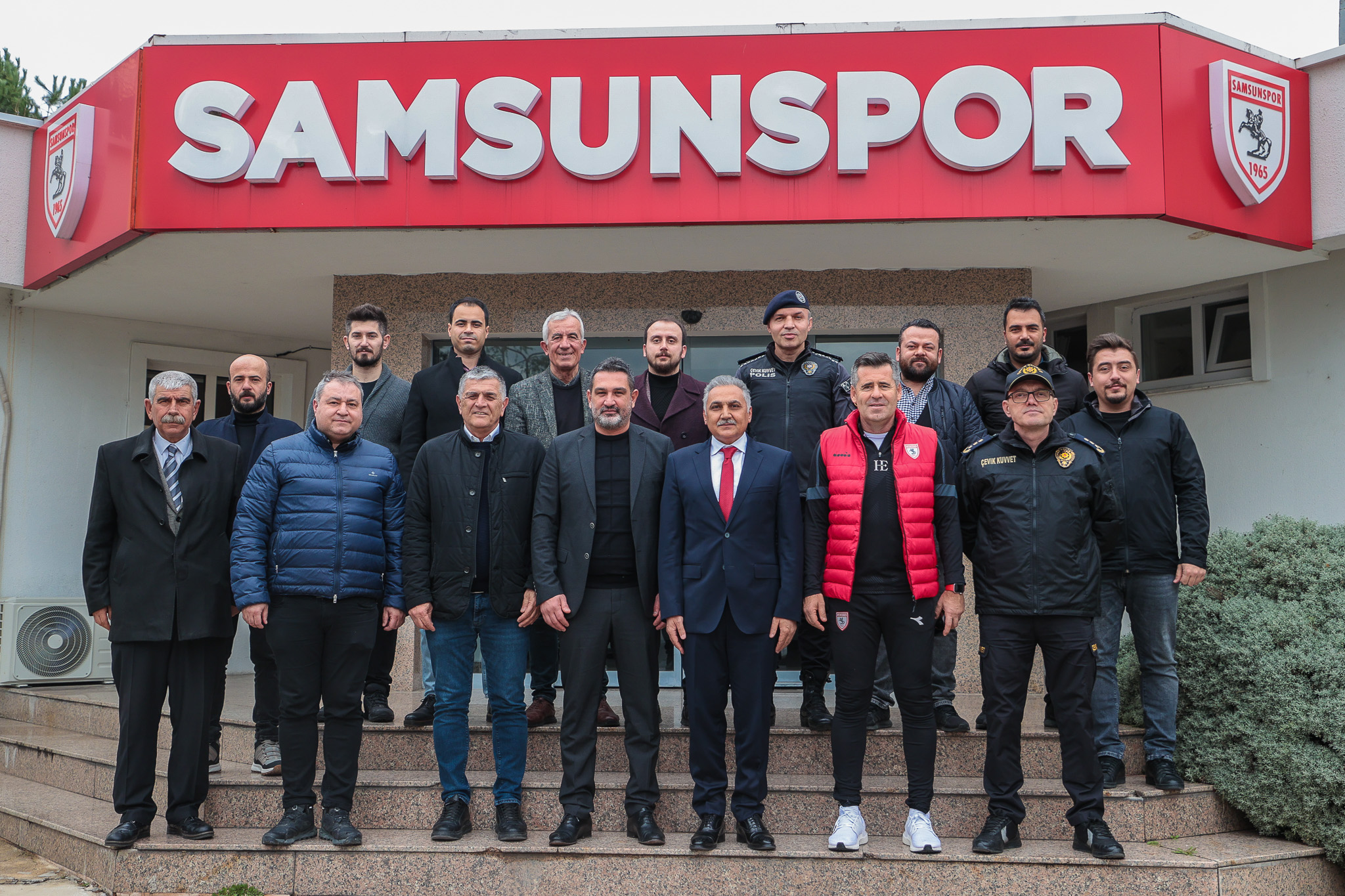 İl Emniyet Müdürü Dr. Ömer Turhal, Samsunspor’u ziyaret etti.
