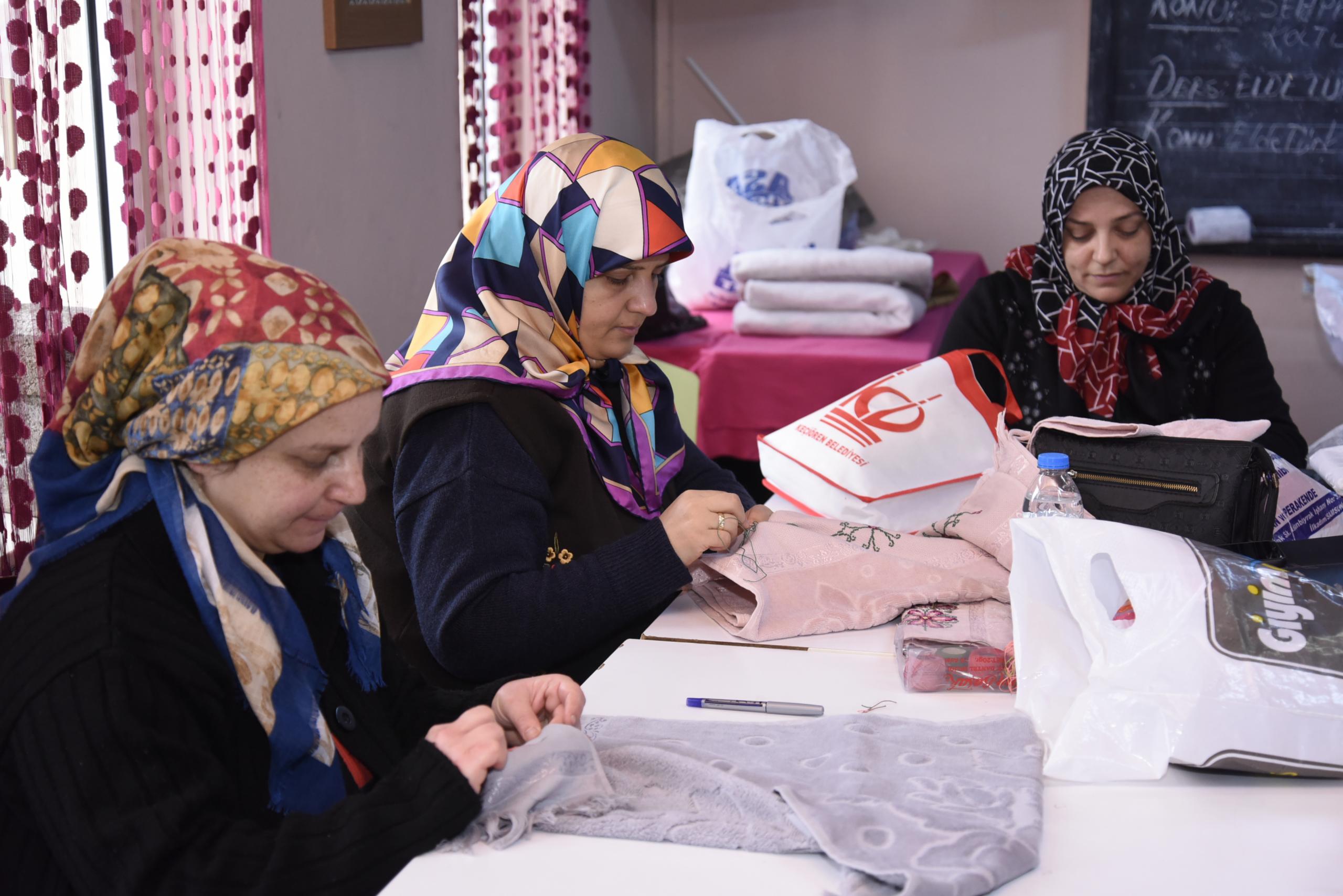  Tekkeköy’de kültür ve spor kurslarla gelişiyor