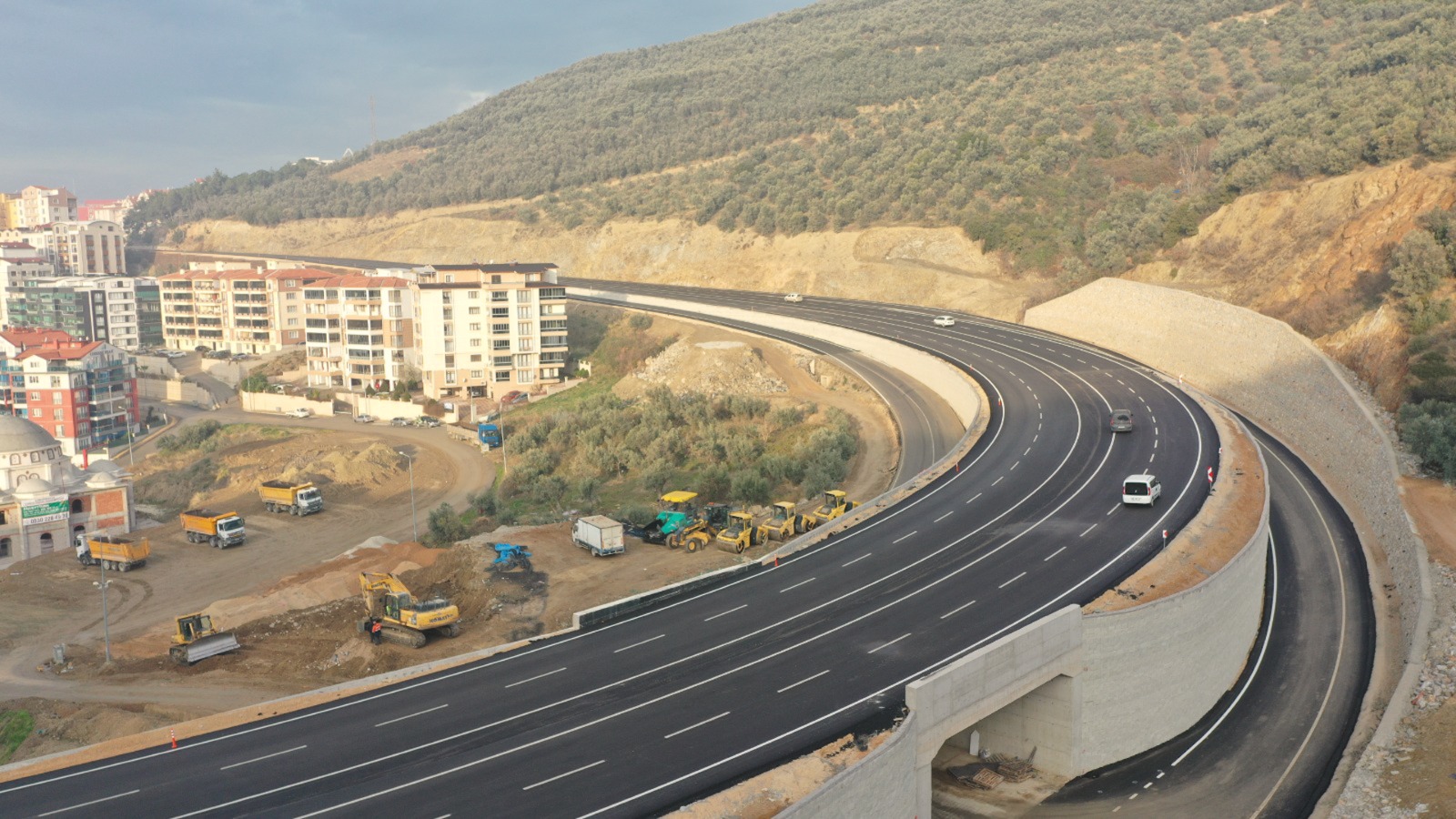 ULAŞTIRMA VE ALTYAPI BAKANLIĞI: -GEMLİK VE YALOVA’DA ULAŞIM STANDARDI YÜKSELİYOR