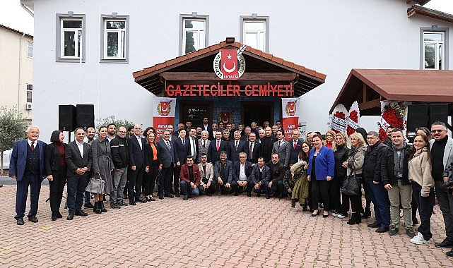 Başkan Böcek Çalışan Gazeteciler Günü’nü kutladı