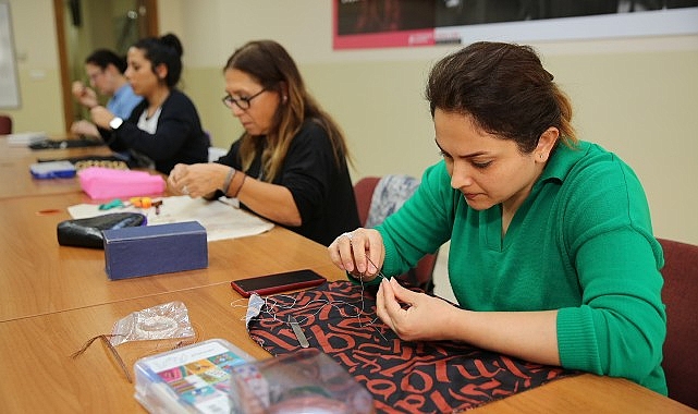 Küçükçekmece Belediyesi Sanat ve Meslek Kursları Devam Ediyor