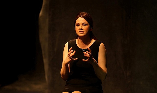 “Kurdele ya da artı sonsuz”a İstanbul seyircisinden tam not