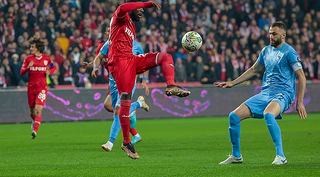 Samsunspor Liderliğe Oturdu 2-1