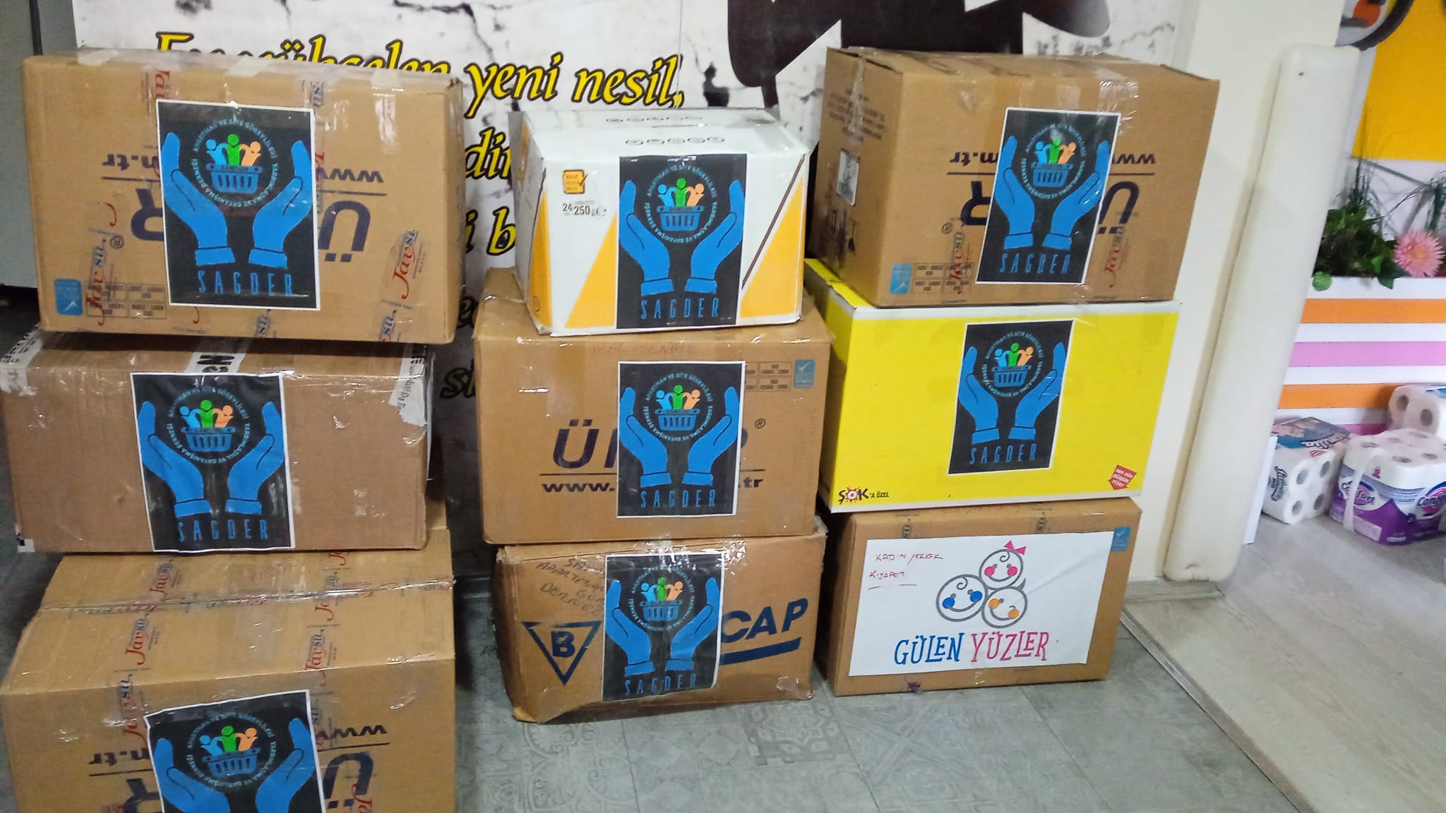 Samsun Apartman site görevlileri yardımlaşma ve dayanışma derneğinden depreme yardım.