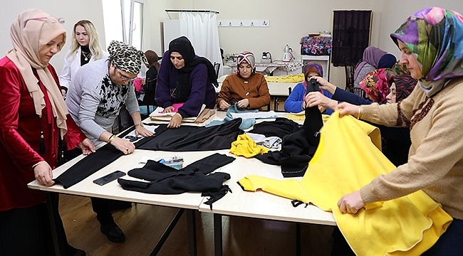 İlkadım’lı Kursiyerler Depremzedeler İçin Diktiler