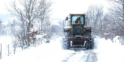 Tekkeköy’de Karla Mücadele Hız Kesmiyor