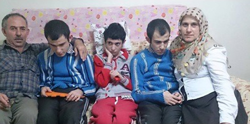 HALK ŞAİRİ DURSUN’DAN DEPREMZEDELERE 300 KİTAP HEDİYE