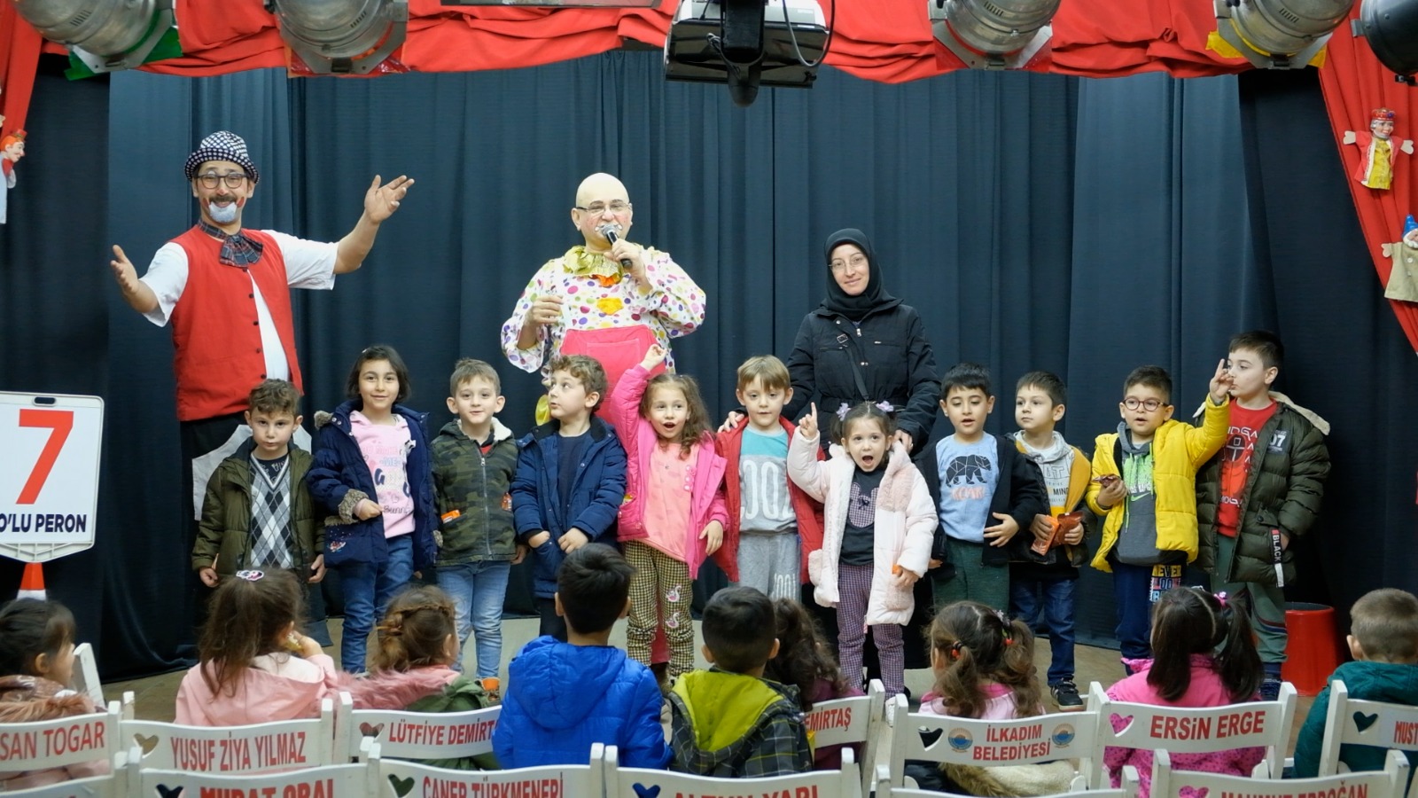 Canik’te Miniklerin Tiyatro Sevinci
