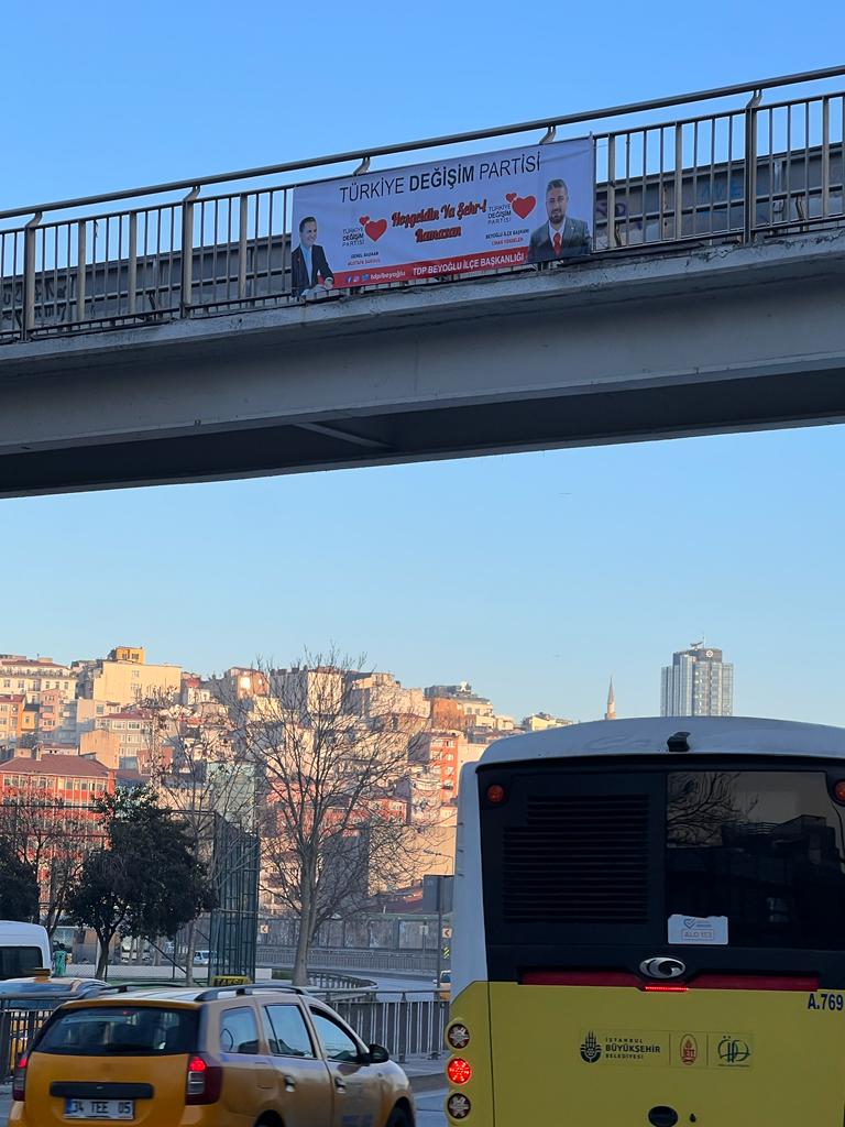 BAŞKAN CİHAN YERDELEN BEYOĞLU’NU  SARIGÜL’ÜN MESAJIYLA DONATTI