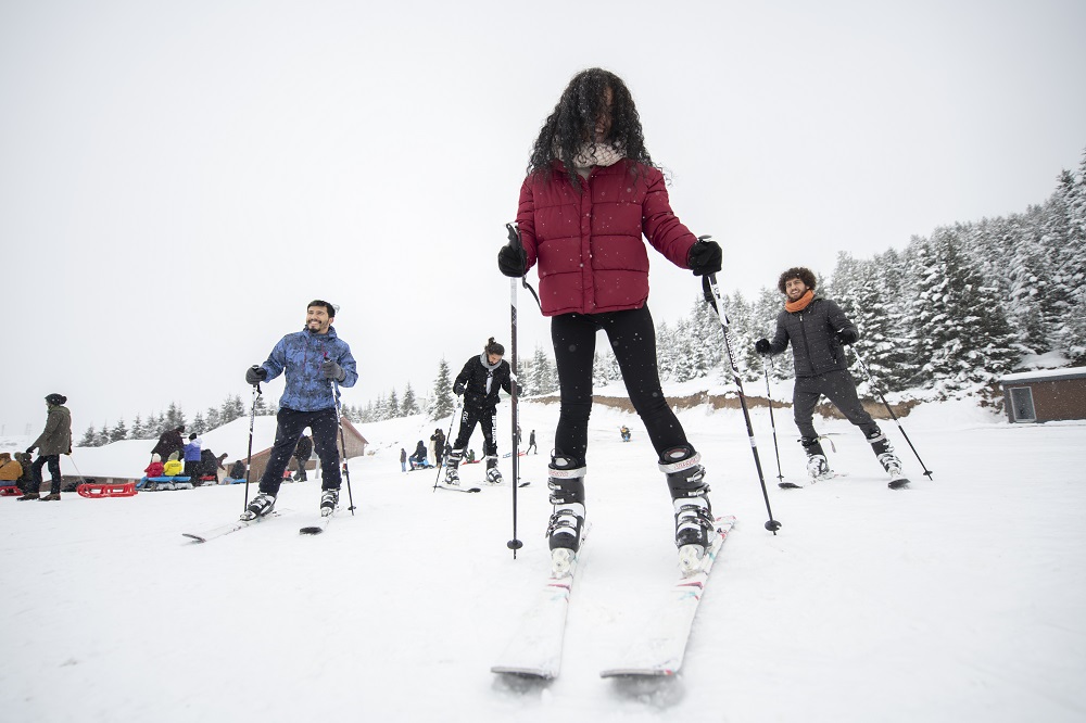 KAYAK MERKEZİ BU SEZON DA DOLDU TAŞTI