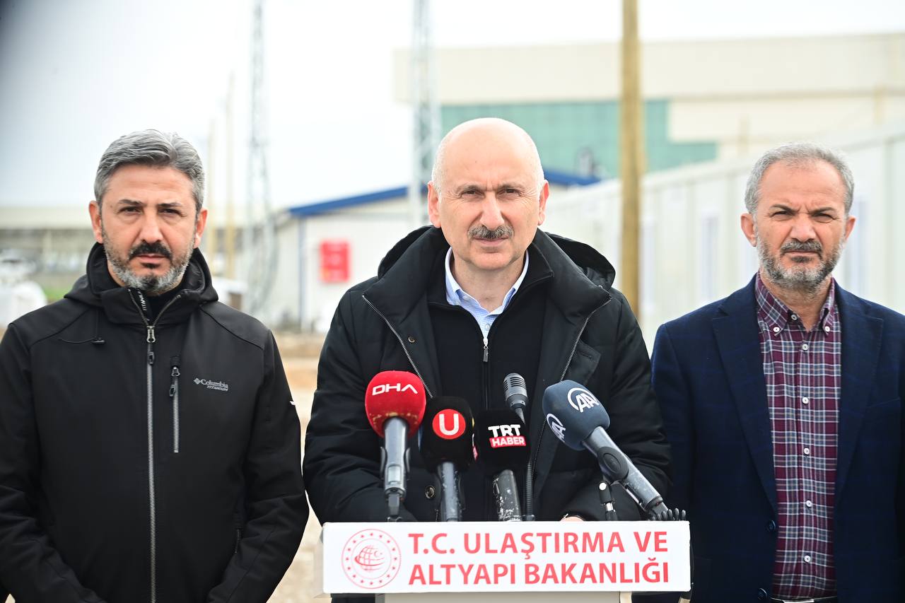 BAKAN KARAİSMAİLOĞLU: -BUGÜN BURADA YARALARI SARMA ZAMANI, YARIN GÜNEŞ YENİDEN DOĞACAK