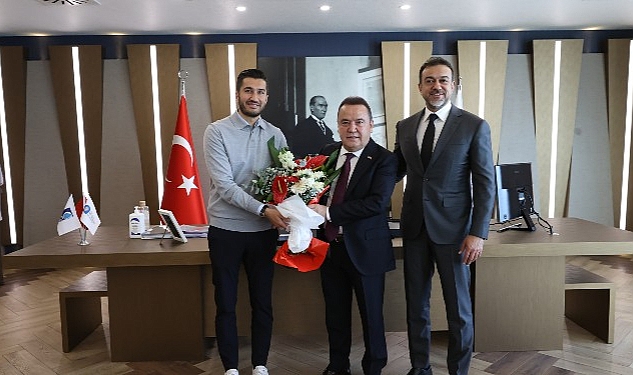 Antalyaspor’un yeni başkanı Sabri Gülel’den Başkan Böcek’e ziyaret