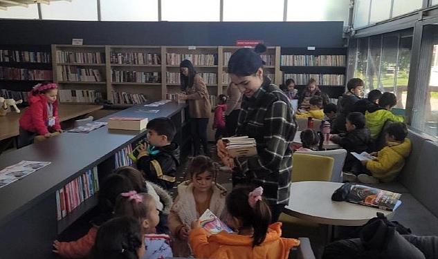 Bayraklı’da çocuklar hem eğleniyor, hem öğreniyor