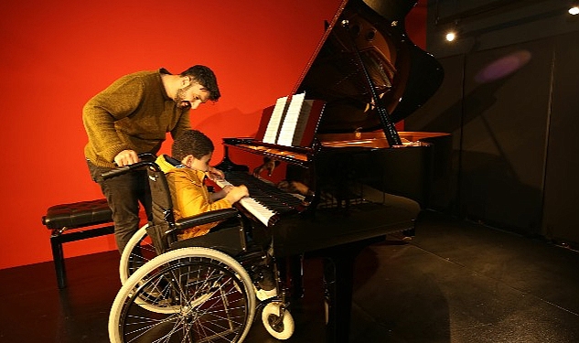 Depremzede aileler Nilüfer’de şehir turu atıp müze gezdi