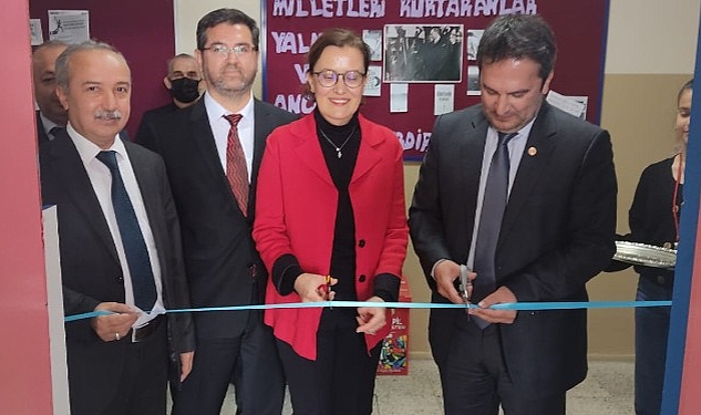 İzmir Cengiz Aytmatov Sosyal Bilimler Lisesinde “Atatürk Kitaplığı” Açıldı