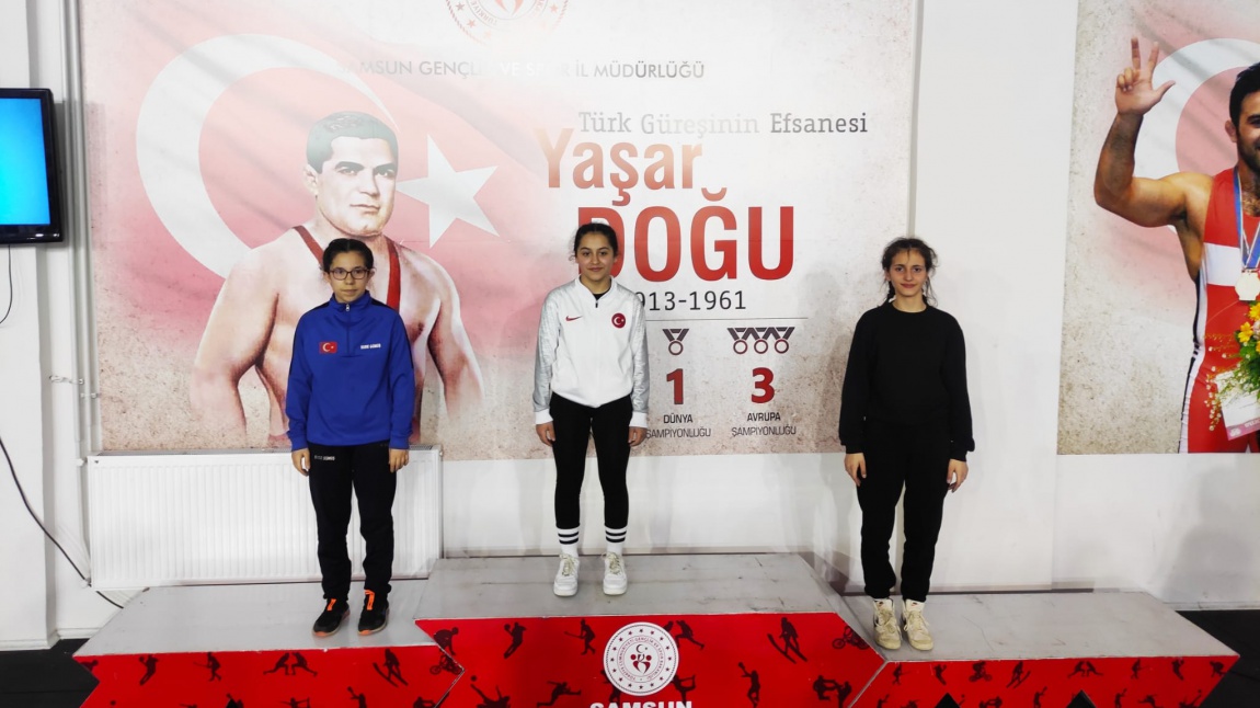 Asarcıklı Öğrencilerden Güreşte Büyük Başarı