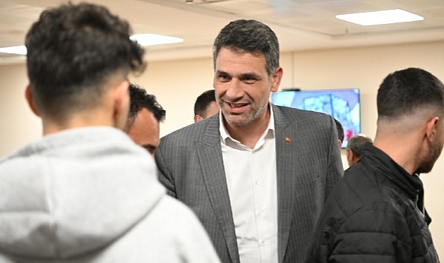 Kocaman İlk İftarı Deprem Misafirleriyle Yaptı