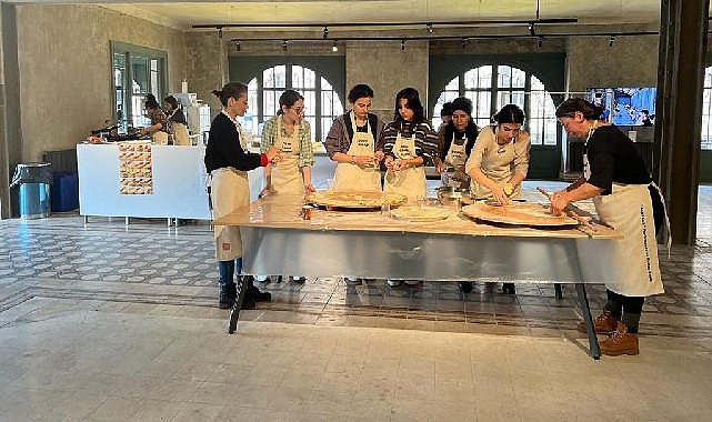 Mehtap Baydu’nun “Analı Kızlı” Performansı