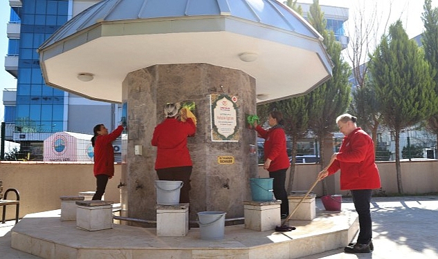 Menderes Belediyesi’nden Ramazan öncesi camii temizliği