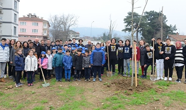 Öğrenciler gelecekleri için fidan dikti