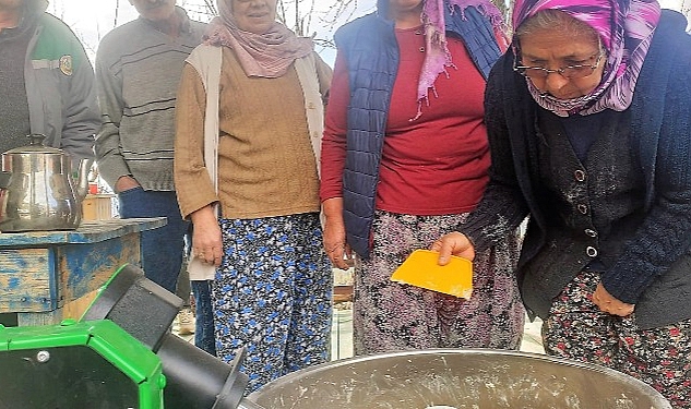 Serikli kadınlara Antalya Büyükşehir’den hamur yoğurma makinesi
