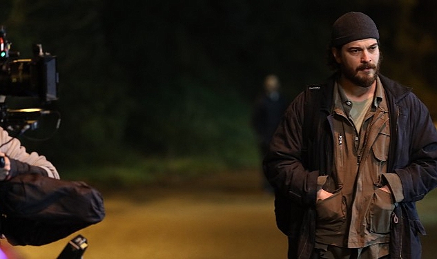 Yeni Netflix Dizisi Kübra’nın Setinden İlk Görsel Paylaşıldı