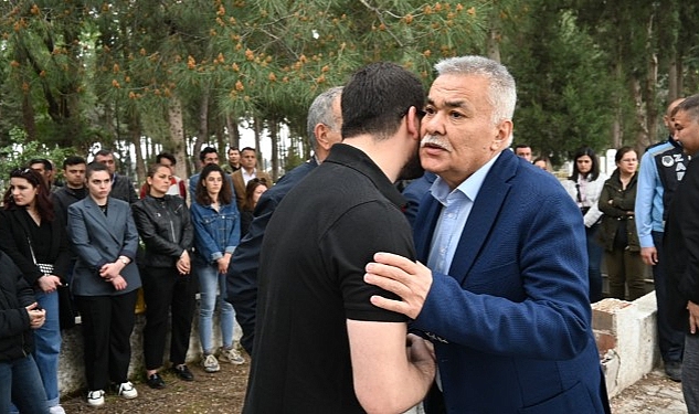 18 Nisan 2021’de hayatını kaybeden merhum Torbalı Belediye Başkanı İsmail Uygur, ölümünün ikinci yıl dönümünde mezarı başında anıldı