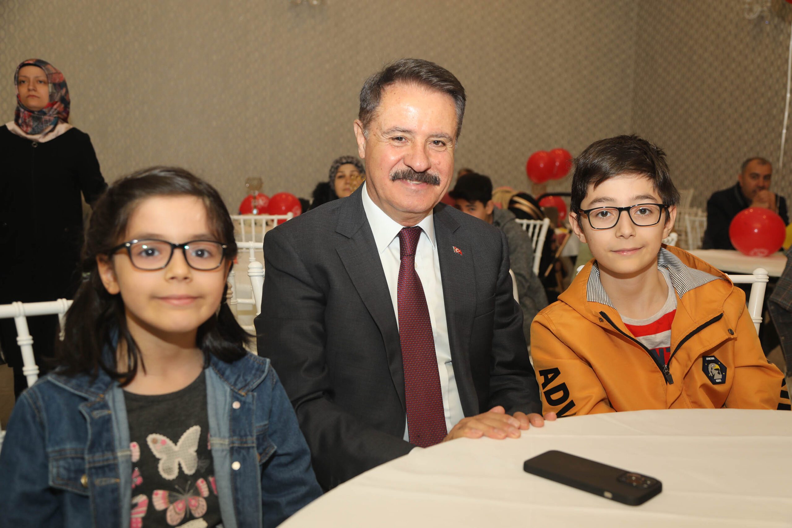 Atakum’da depremzede   miniklerin bayram coşkusu