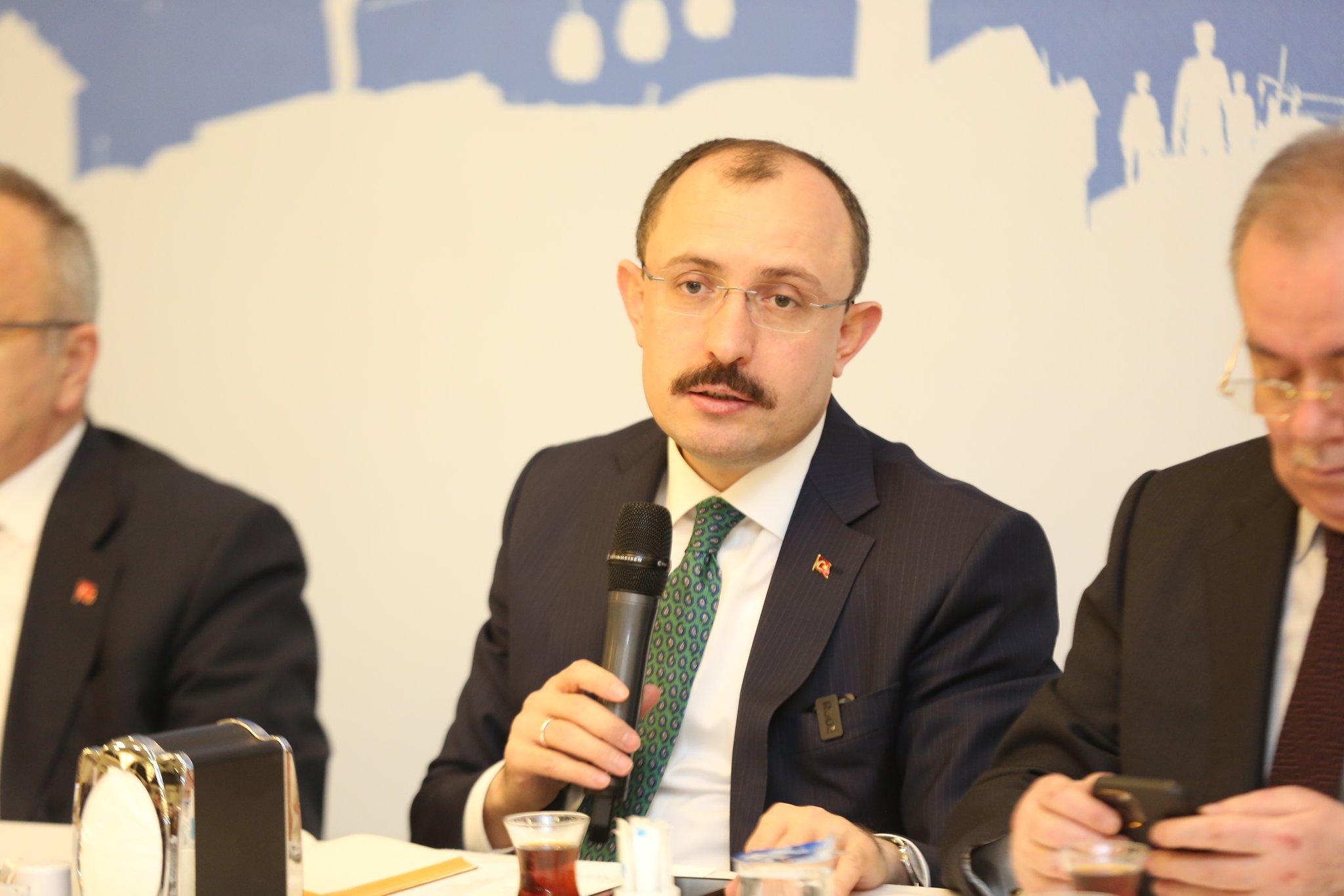 Ticaret Bakanı Mehmet Muş, Samsun’da gazetecilerle bir araya geldi.