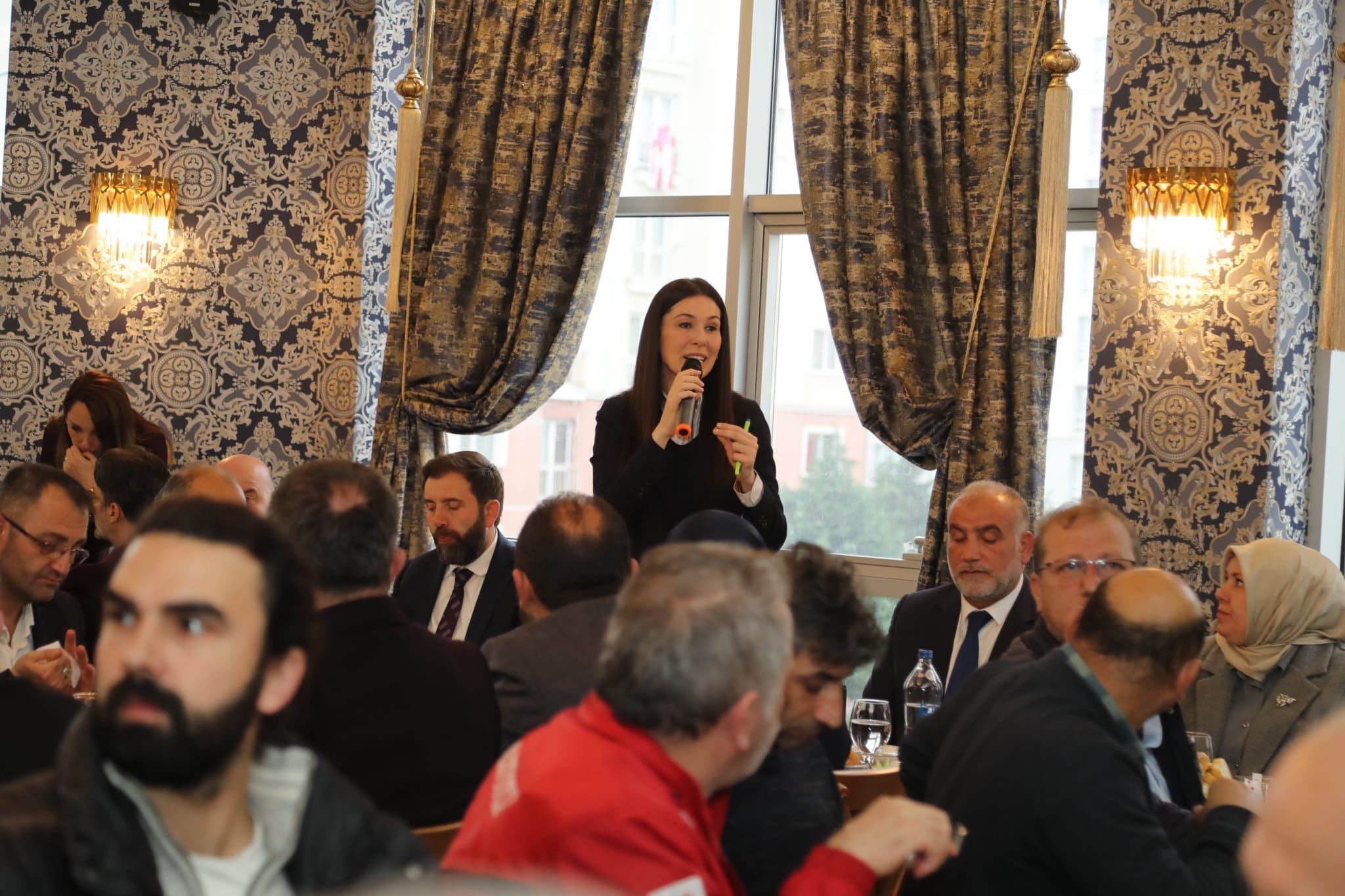 AK Parti Genel Başkan Yardımcısı ve Samsun Milletvekili Çiğdem Karaaslan, seçim bölgesi Samsun’daki çalışmalarını ara vermeden sürdürüyor.