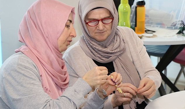 Anne Şehir’den Punch tekniği ile nakış