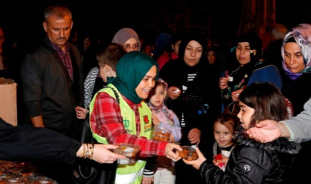 Büyükşehir’den Kadir Gecesi’nde lokma ikramı