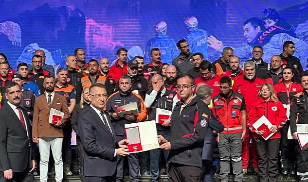 Deprem Felaketinin İsimsiz Kahramanlarına ‘Üstün Fedakârlık Madalyası’