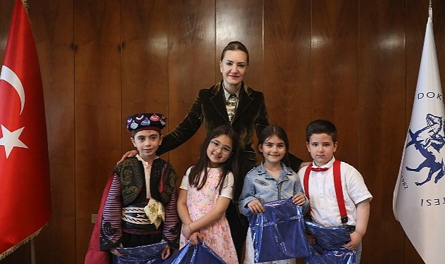 DEÜ’nün Başarılı Miniklerinden Rektör Hotar’a Ziyaret