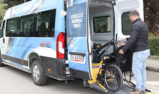 Engelsiz Taksi bayramda görev başında