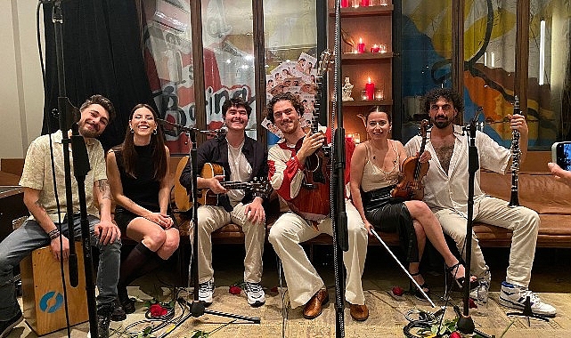 Evrencan Gündüz ve Naz Özgülüş’ün Yeni Şarkısı “Çare Ol Bana” Lansmanı Ünlü İsimlerle Gerçekleşti