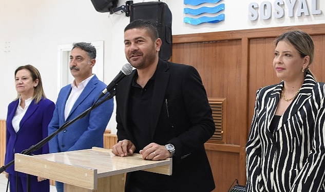 Foça Belediye Başkanı Fatih Gürbüz, belediye çalışanlarının Ramazan Bayramı’nı kutladı